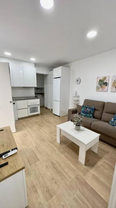 Rockside Residences Suites La Linea N3 La Línea de la Concepción Kültér fotó